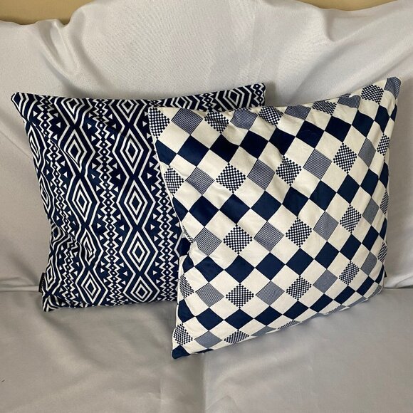 2 Piece Harlequin & Graphic Design Navy Blue & White Accent Pillow Case Set - Picture 1 of 6